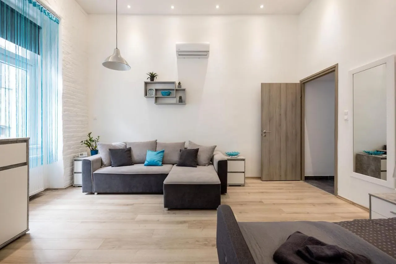 Elegant Studio In Central Budapest Apartment