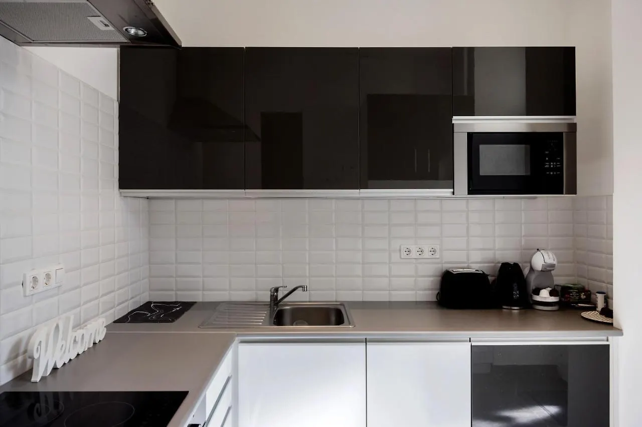Elegant Studio In Central Budapest Apartment
