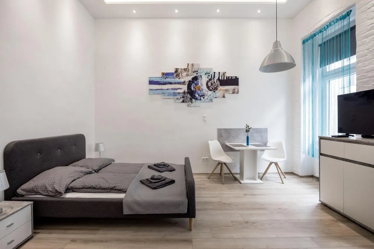 Elegant Studio In Central بودابست المجر