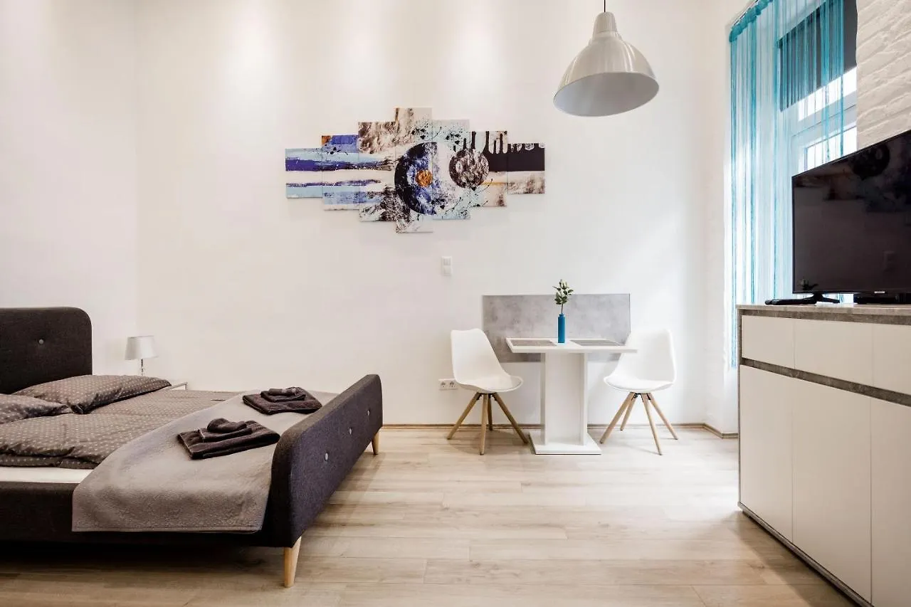 Elegant Studio In Central بودابست 0*,